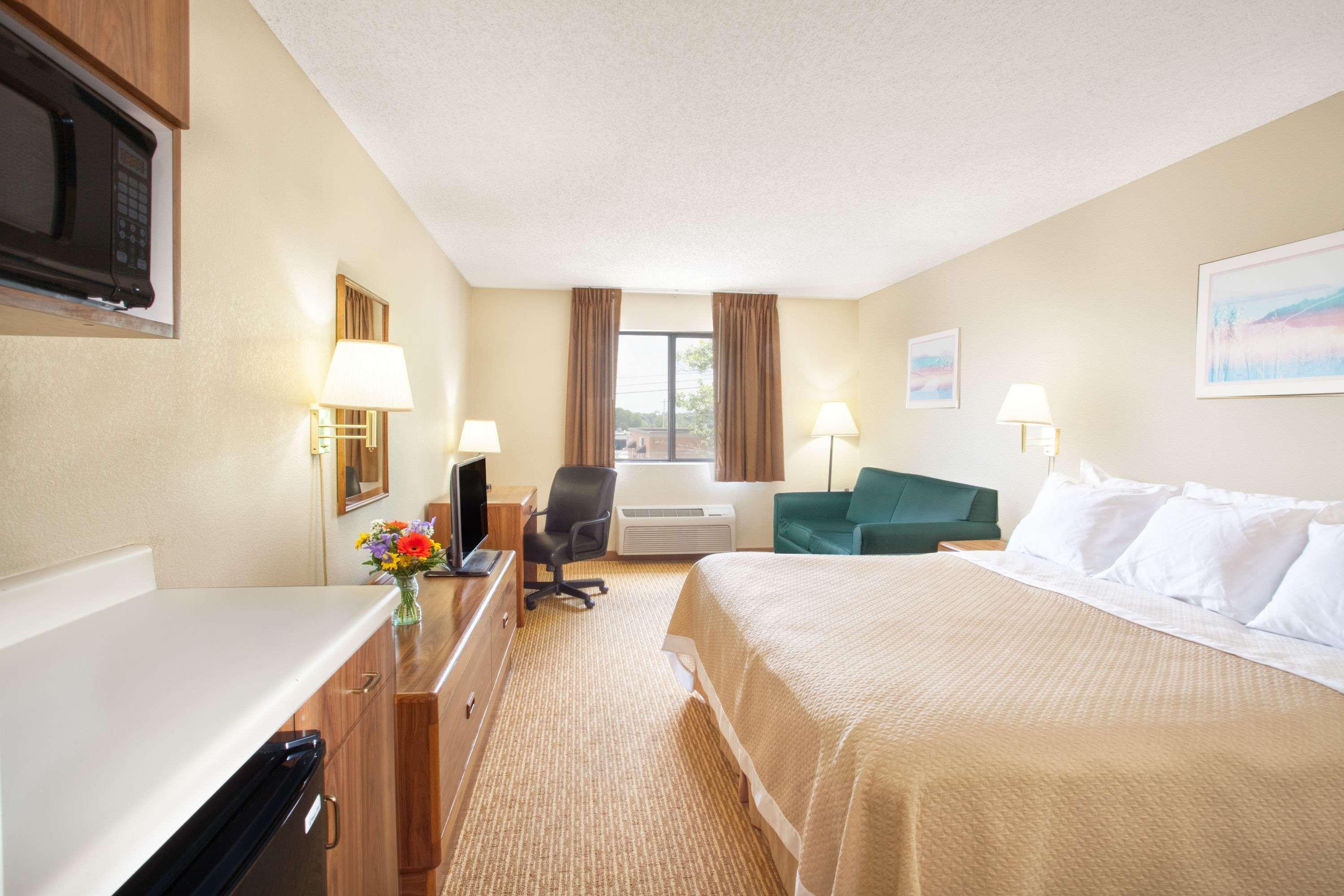 Days Inn By Wyndham Glasgow Dış mekan fotoğraf