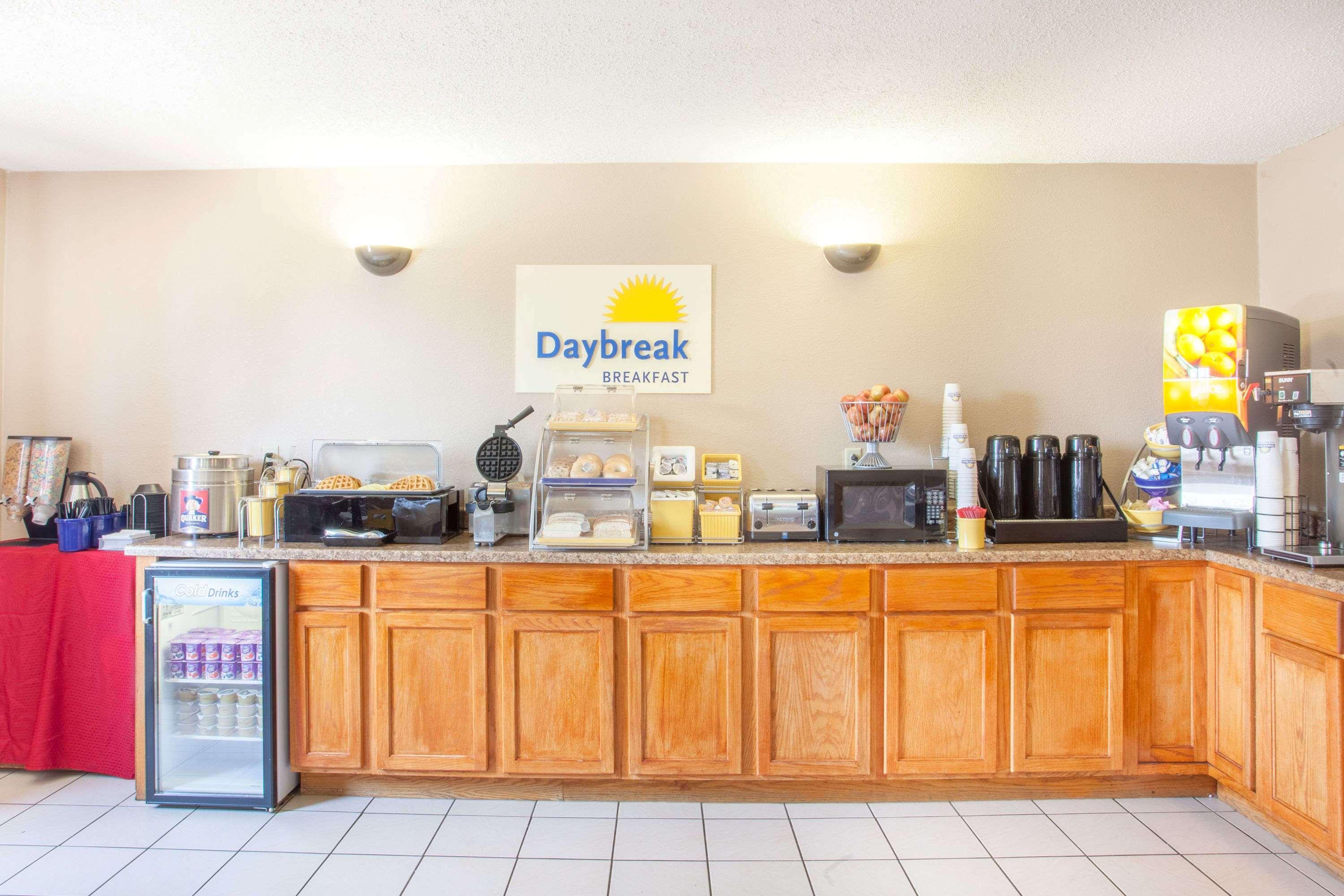 Days Inn By Wyndham Glasgow Dış mekan fotoğraf