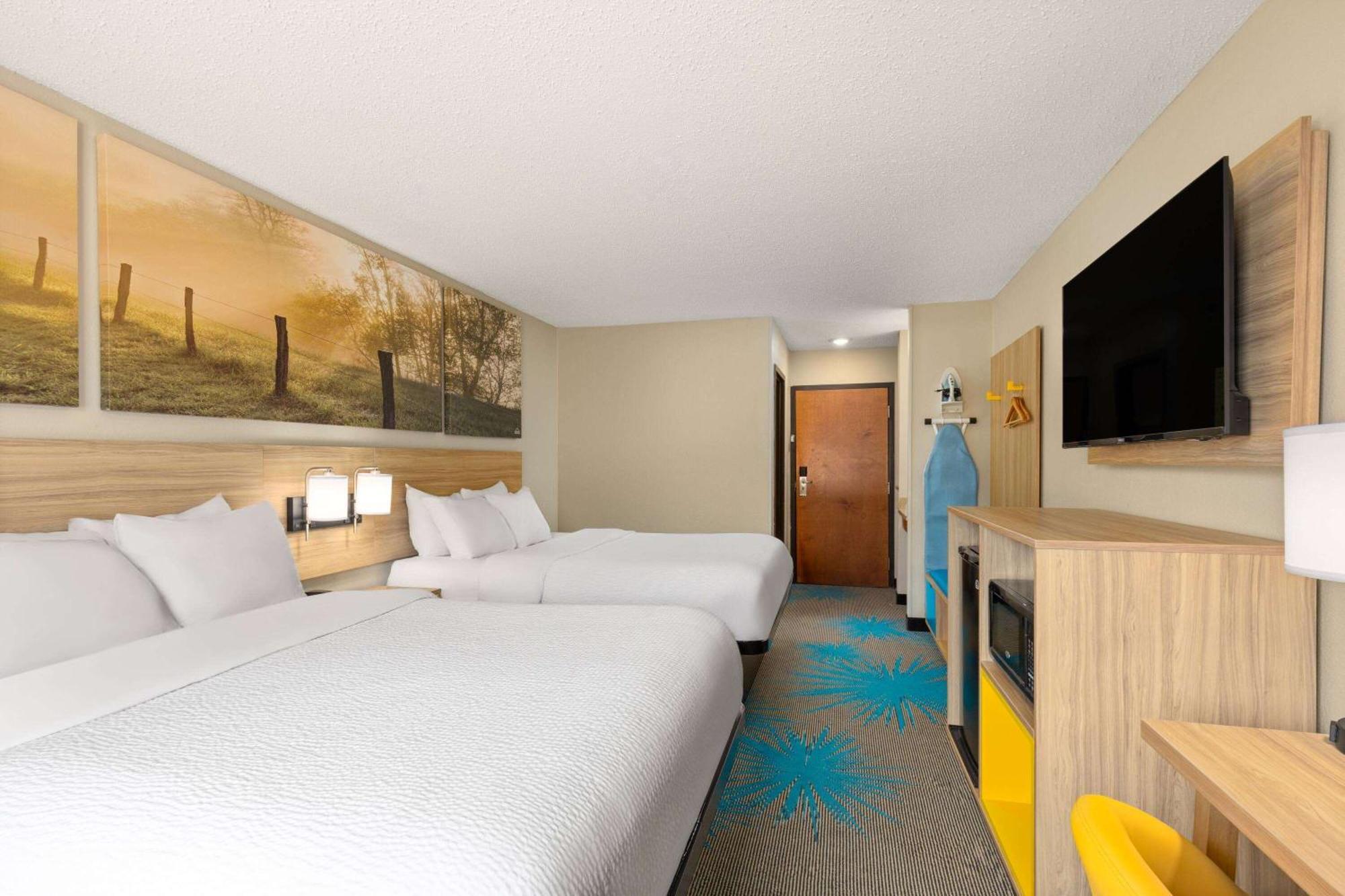 Days Inn By Wyndham Glasgow Dış mekan fotoğraf