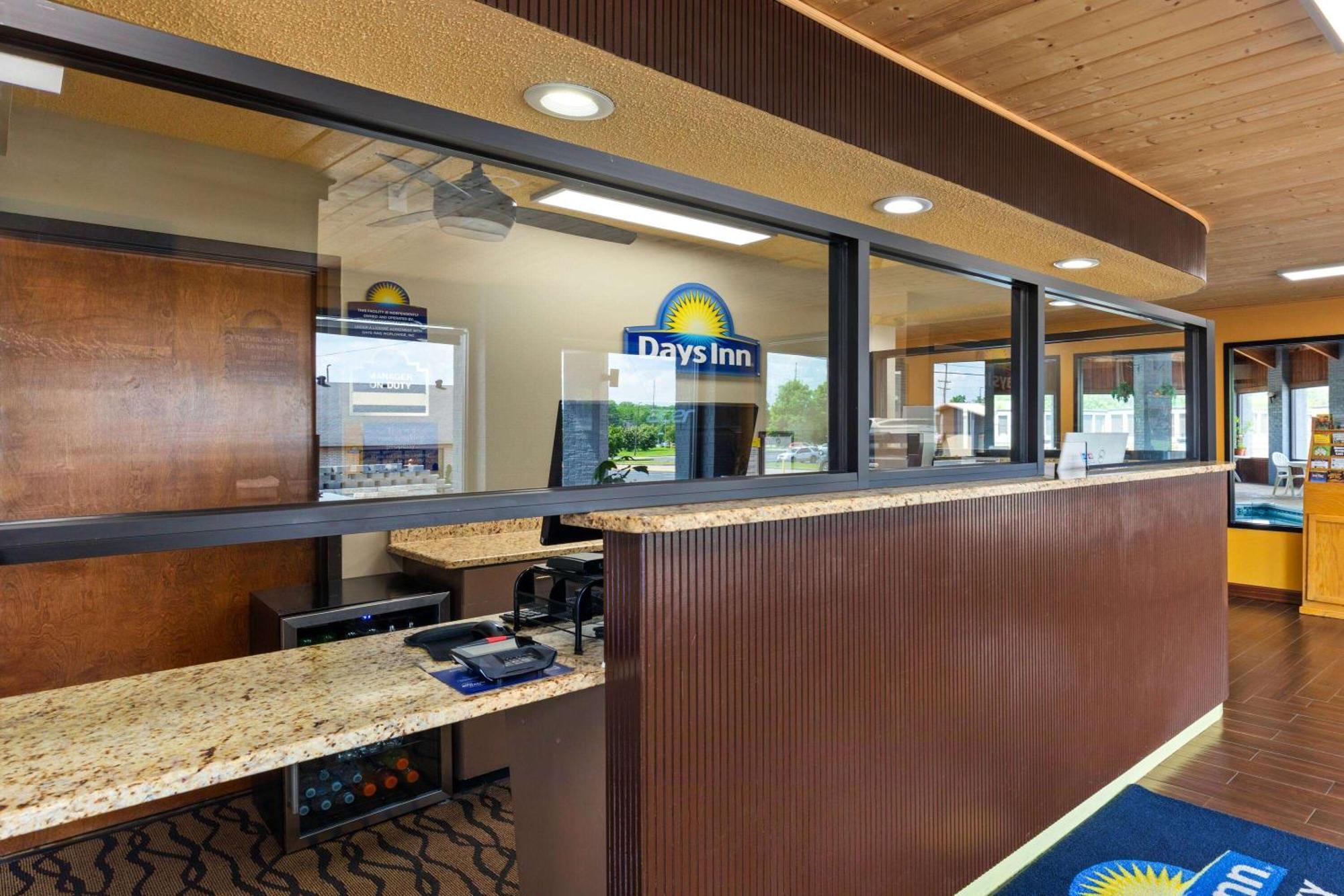 Days Inn By Wyndham Glasgow Dış mekan fotoğraf