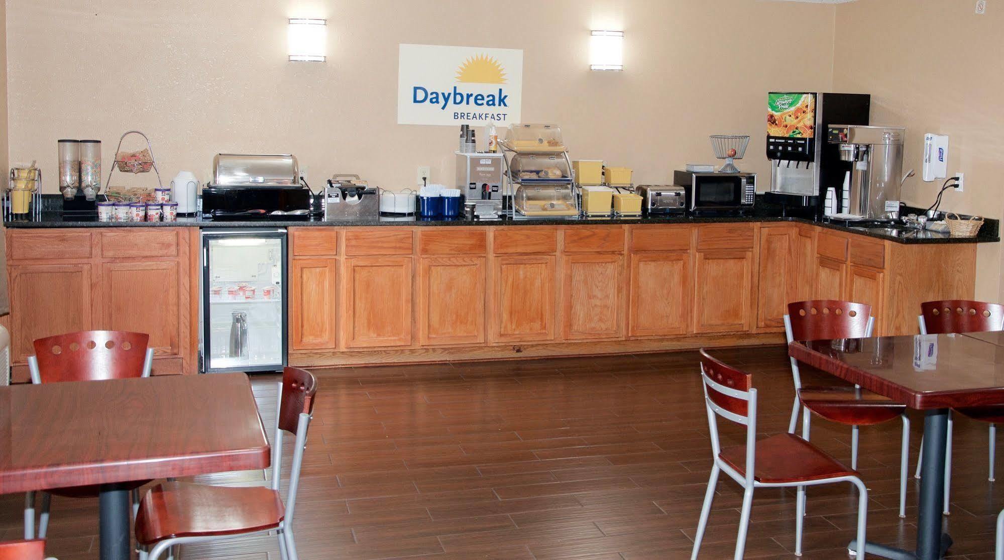 Days Inn By Wyndham Glasgow Dış mekan fotoğraf